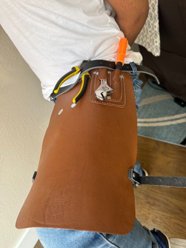 village Leather Professional  Apron with adjustable belt knee straps 2 hook