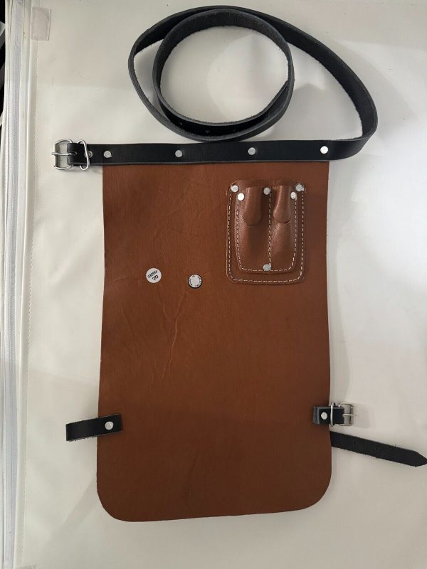 village Leather Professional  Apron with adjustable belt knee straps 2 hook